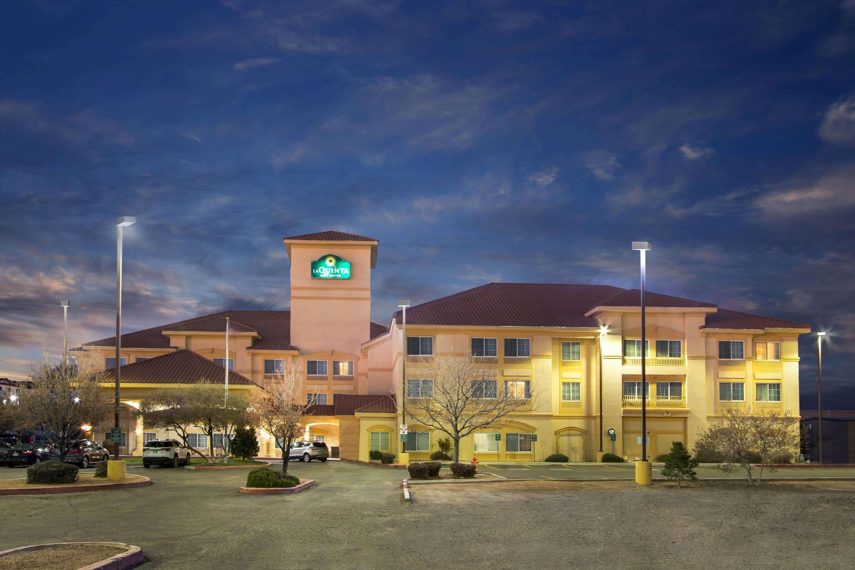 La Quinta Inn & Suites By Wyndham Albuquerque Midtown Екстер'єр фото