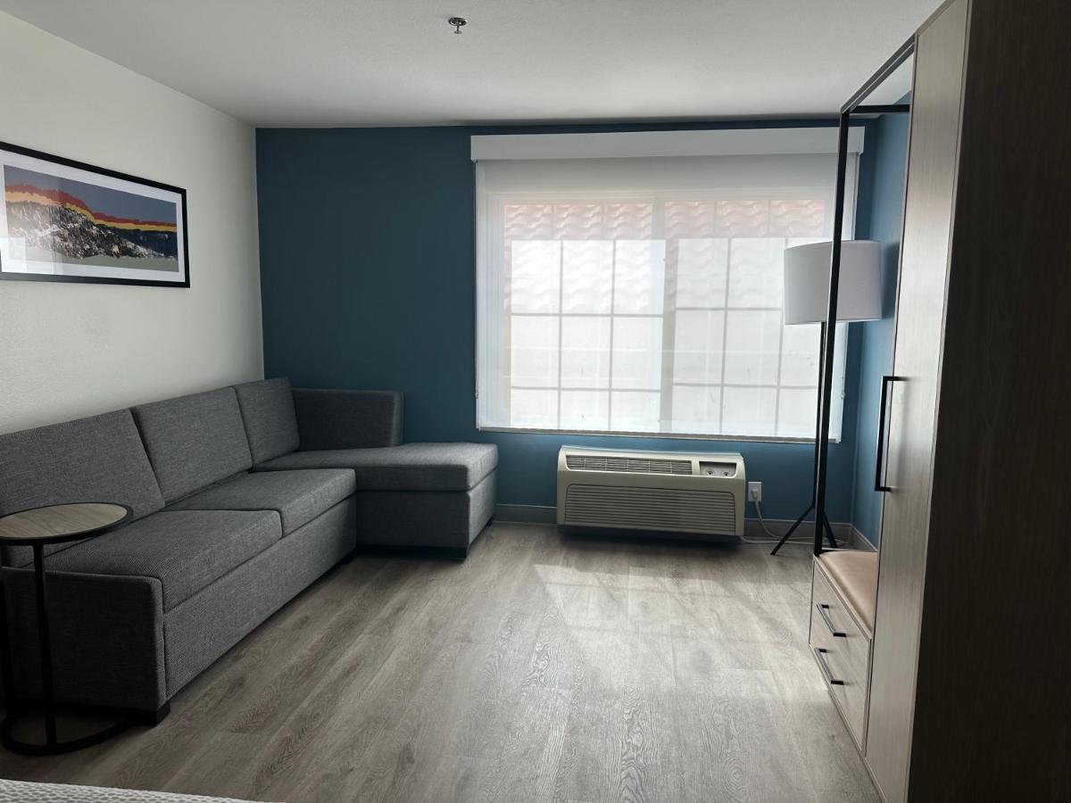 La Quinta Inn & Suites By Wyndham Albuquerque Midtown Екстер'єр фото