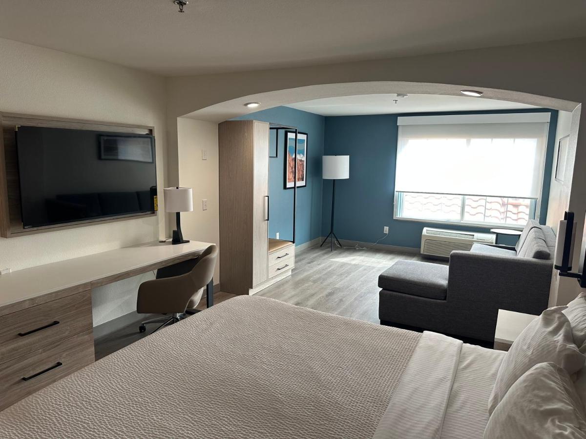 La Quinta Inn & Suites By Wyndham Albuquerque Midtown Екстер'єр фото