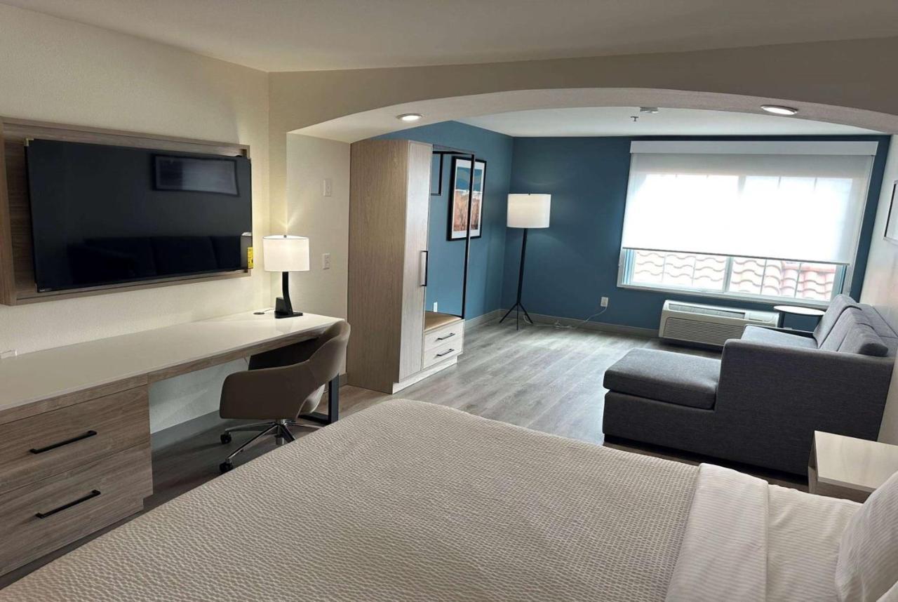 La Quinta Inn & Suites By Wyndham Albuquerque Midtown Екстер'єр фото